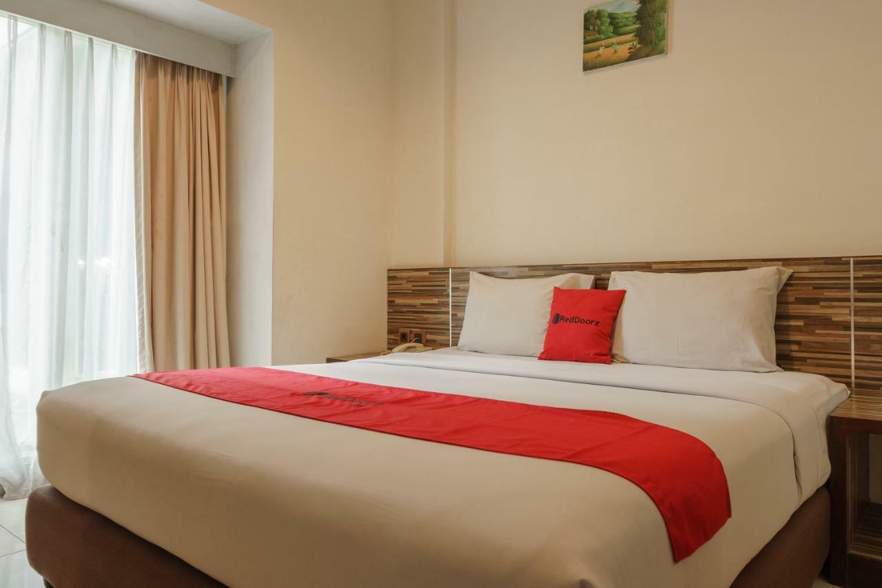 Hotel Reddoorz @ Gunung Sahari 2