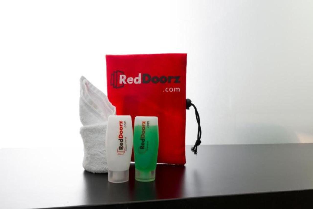 Hotel Reddoorz @ Gunung Sahari 2